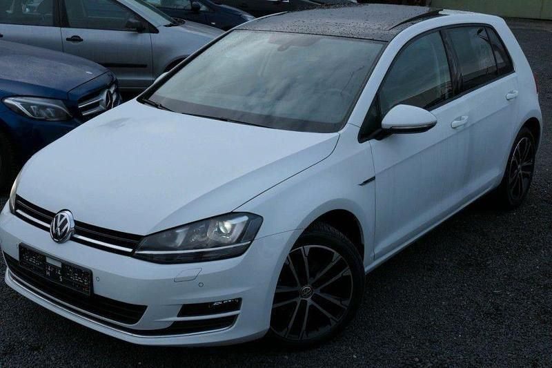 Weiß Gebraucht 2015 VW Golf LOUNGE Limousine | 13.999 € (Fairer Preis) - Bild 1/4