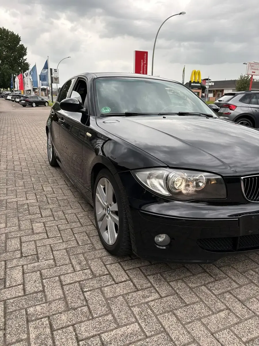 Gebraucht BMW 116 Basis 116 PS (85 kW) 2005 Schwarz Kleinwagen