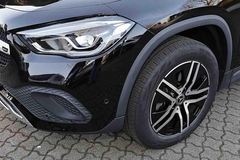 Gebraucht Mercedes GLA250 Progressive 160 PS (117 kW) 2022 Unilack nachtschwarz SUV