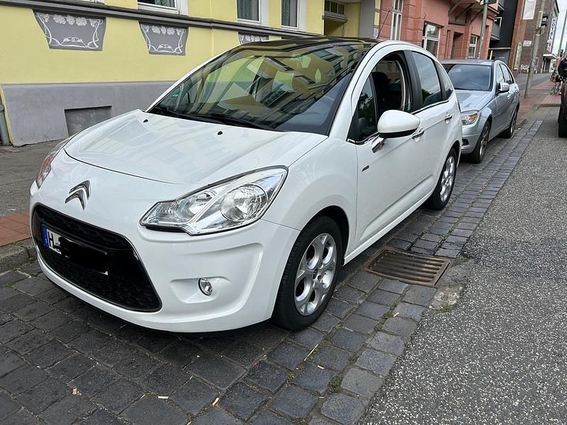 Weiß Gebraucht 2011 Citroën C3 Kleinwagen | 3.500 € (Fairer Preis) - Bild 1/4