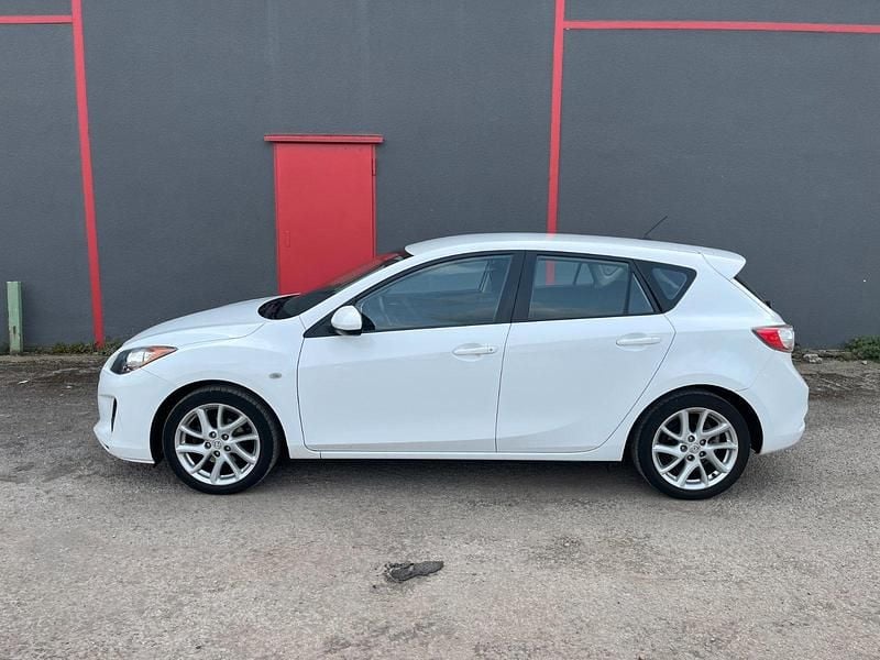 Usata Mazda 3 Edition 105 CV (77 kW) 2012 Bianco Berlina