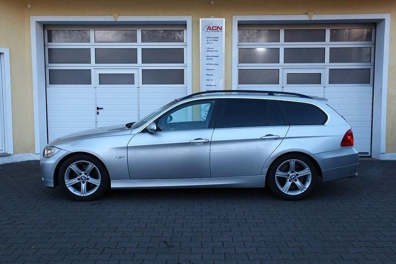Gebraucht BMW 330 Sport Line 231 PS (169 kW) 2008 Silber Kombi
