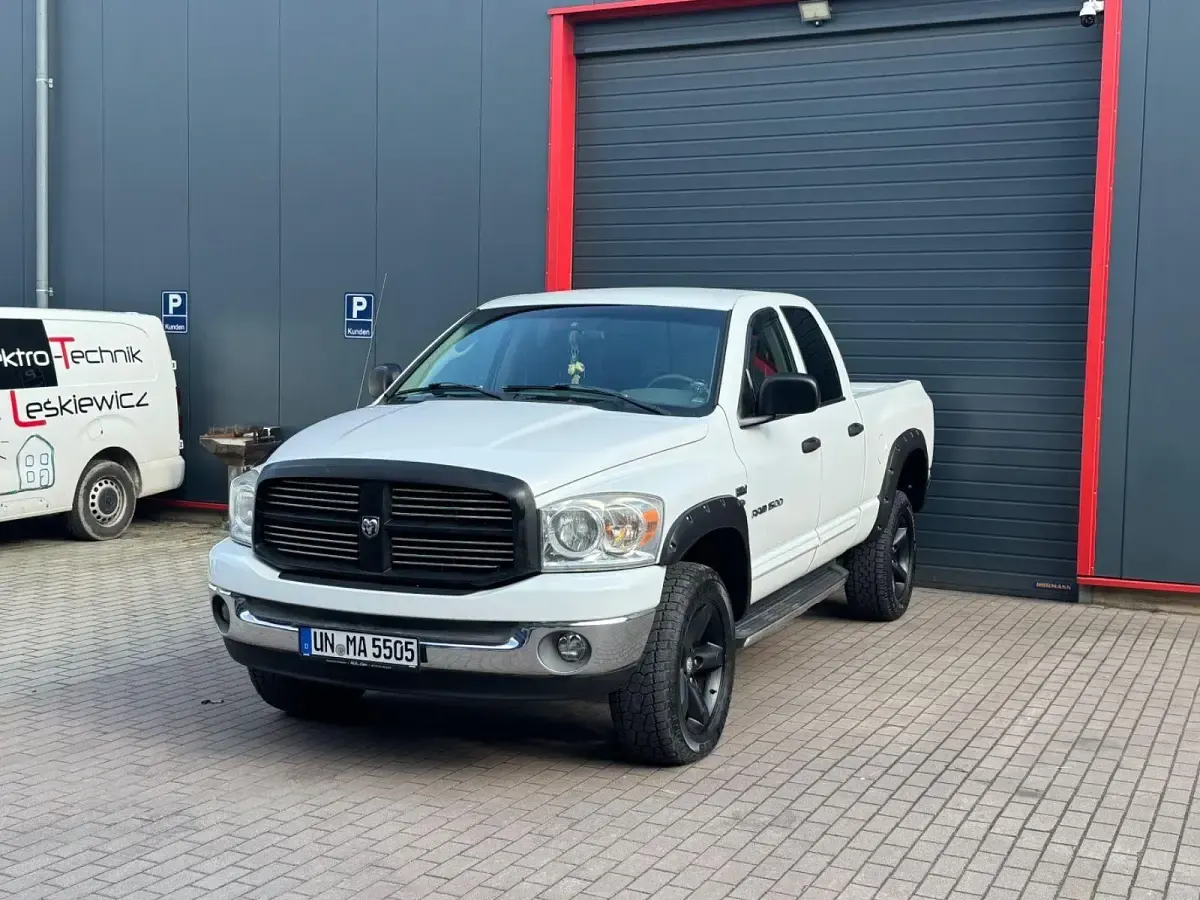 Used Dodge Ram 349 HP (256 kW) 2009 White Pickup truck