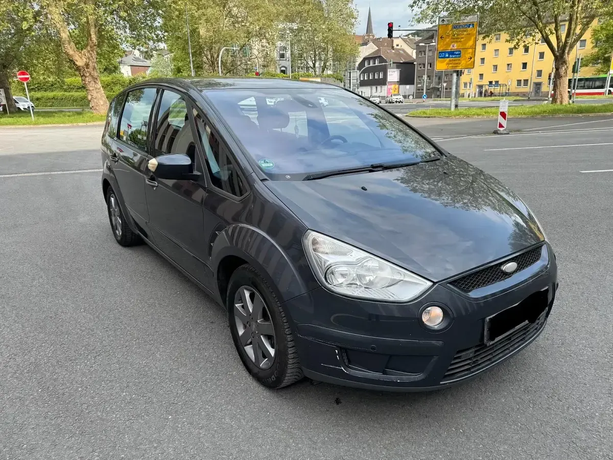 Używany Ford S-MAX S 140 KM (102 kW) 2009 Szary Minivan