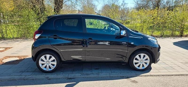 Gebraucht Peugeot 108 Style 72 PS (52 kW) 2020 Schwarz Limousine