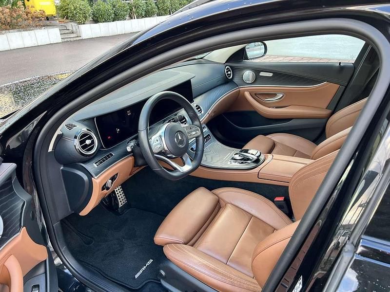 Schwarz Gebraucht 2020 Mercedes E220 Kombi | 30.000 € (Fairer Preis) - Bild 1/4
