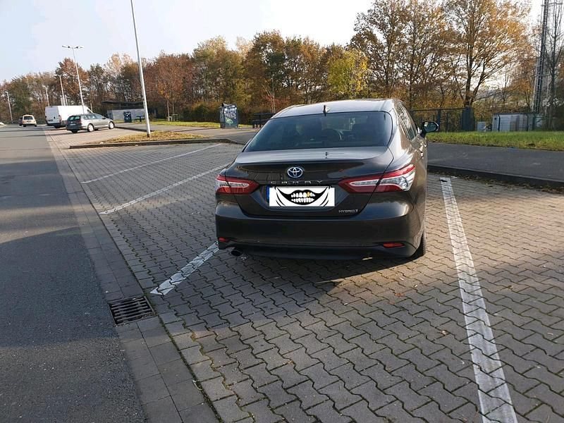 Gebraucht Toyota Camry Hybrid 218 PS (160 kW) 2019 Braun Limousine