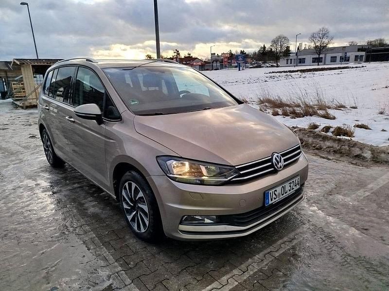 Beige Gebraucht 2016 VW Touran Comfortline Van / Kleinbus | 16.300 € (Superpreis) - Bild 1/4