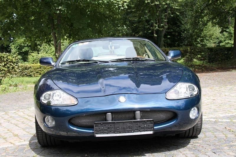 Używany Jaguar XK8 284 KM (208 kW) 2001 Niebieski Coupe