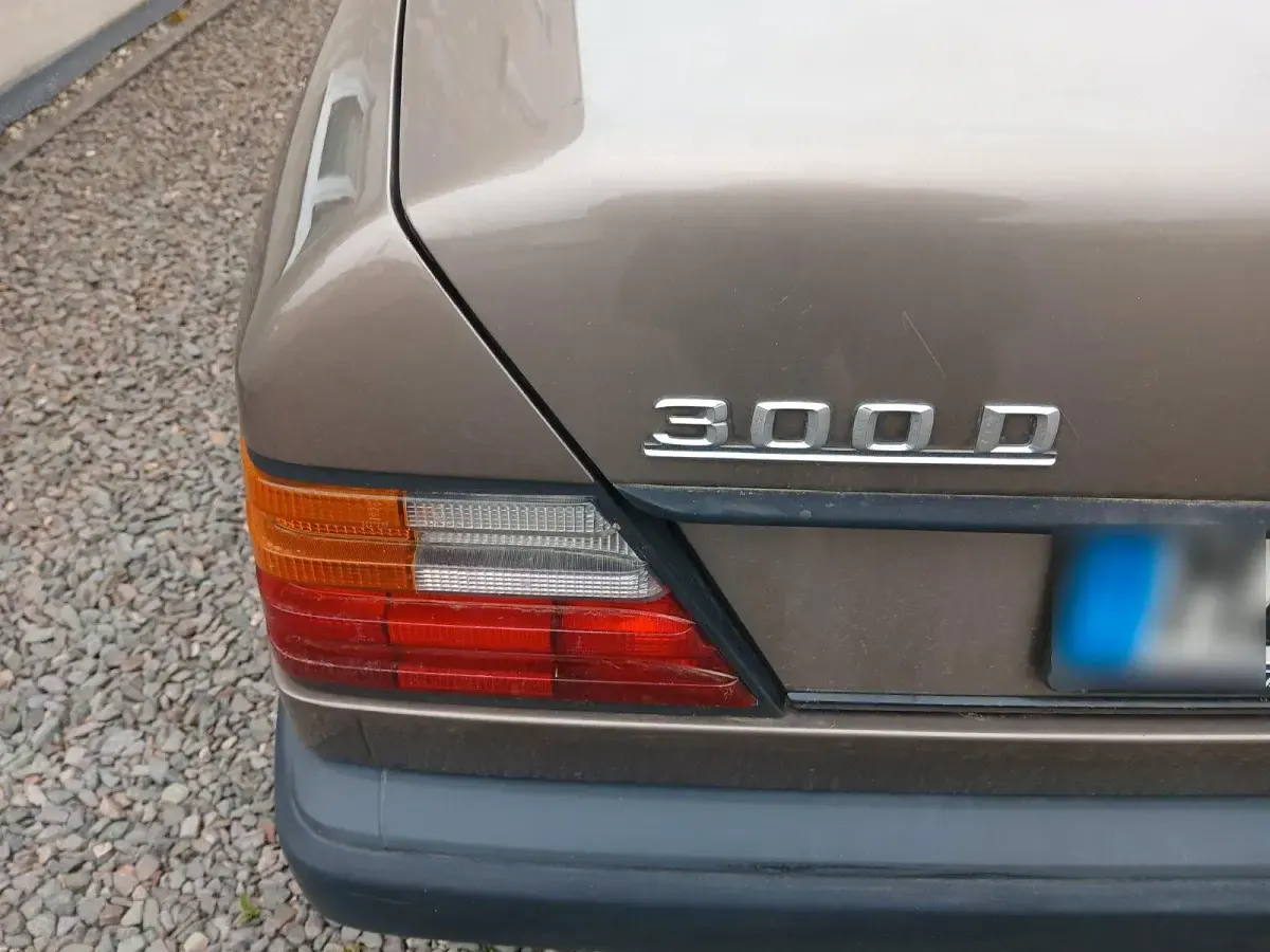 Second-hand Mercedes 300 1989 Berlinǎ