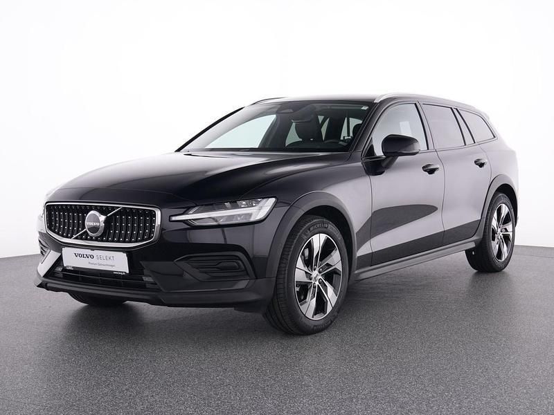 Gebraucht Volvo V60 CC Plus 197 PS (144 kW) 2023 Schwarz Kombi