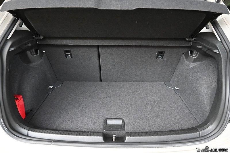 Gebraucht VW Polo Move 95 PS (69 kW) 2024 Grau Limousine