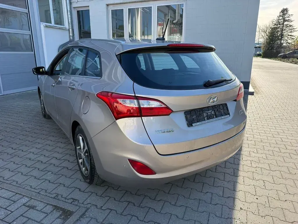 Second-hand Hyundai i30 Trend 136 CP (100 kW) 2015 Alb Break