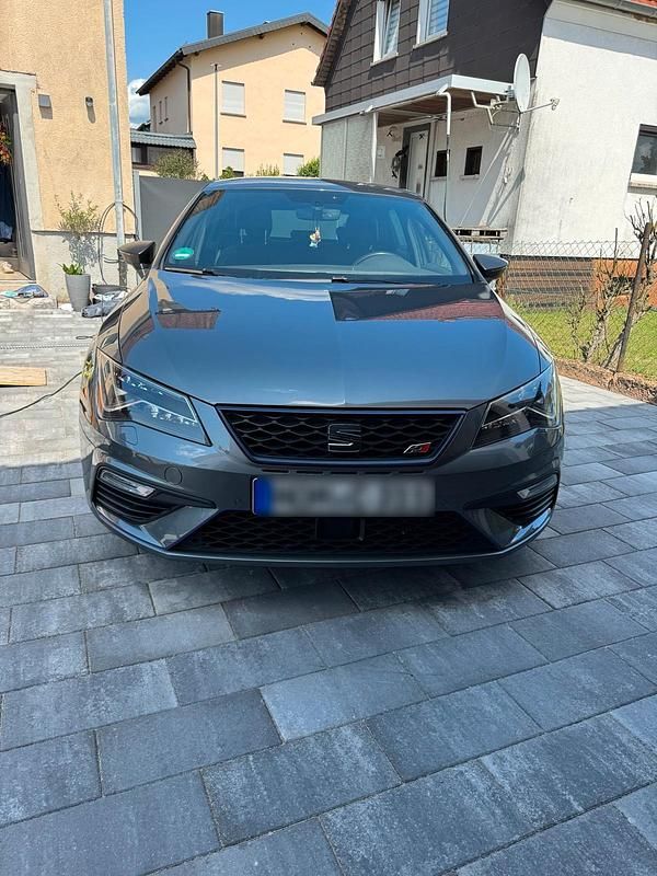 Grau Gebraucht 2018 Cupra Leon Kleinwagen | 24.000 € (Fairer Preis) - Bild 1/4