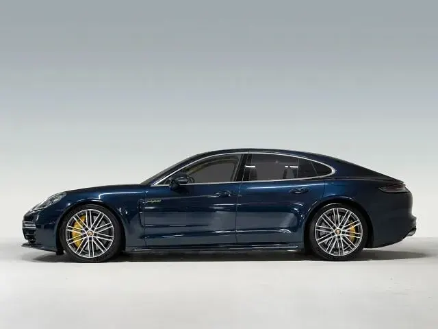 Gebraucht Porsche Panamera Turbo S E-Hybrid 700 PS (514 kW) 2021 Blau Kleinwagen