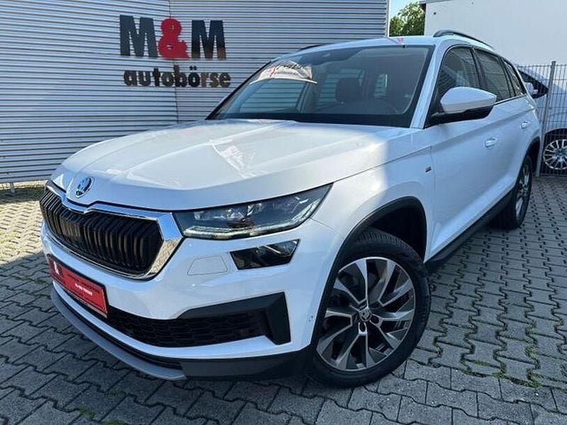 Weiss Gebraucht 2022 Skoda Kodiaq Clever SUV | 30.900 € (Guter Preis) - Bild 1/4