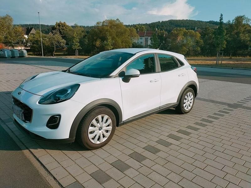 Weiß Gebraucht 2022 Ford Puma Gen-E Cool & Connect SUV | 15.300 € - Bild 1/4