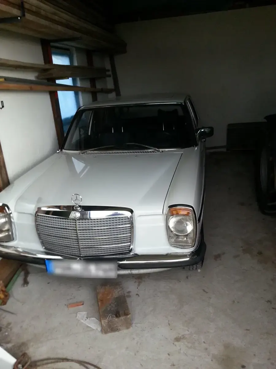Gebraucht Mercedes 200 95 PS (69 kW) 1974 Weiß Limousine