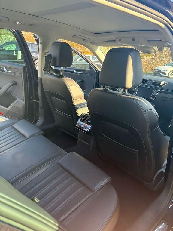 Gebraucht Skoda Superb LAURIN & KLEMENT 190 PS (139 kW) 2016 Blau Kombi