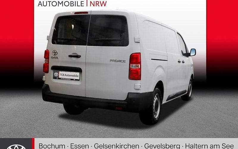 Gebraucht Toyota Proace 150 PS (110 kW) 2024 Weiß Van / Kleinbus