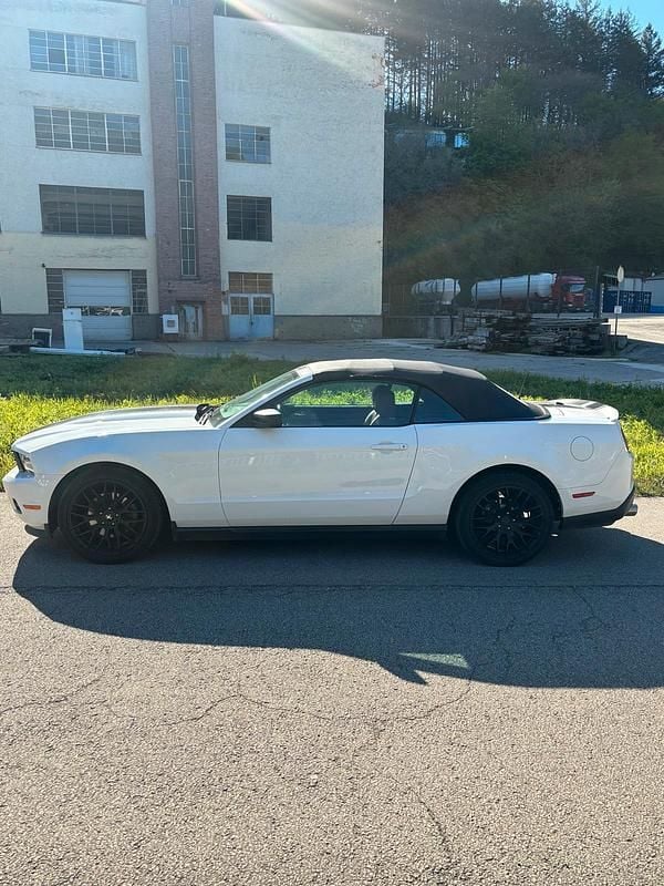 Second-hand Ford Mustang 308 CP (226 kW) 2012 Alb Cabrio