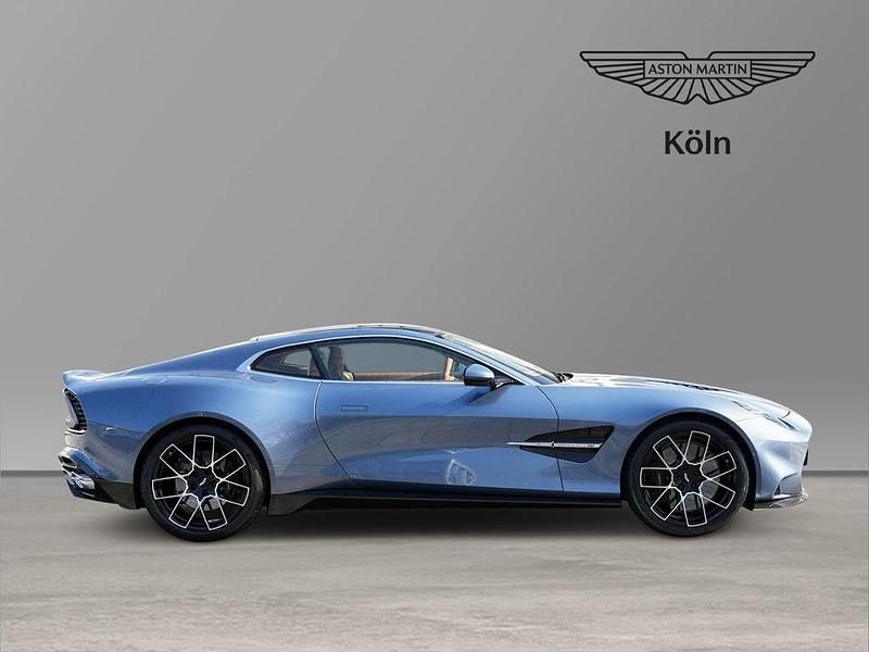 Neu Aston Martin Vanquish 835 PS (614 kW) 2026 Concours blue Coupé