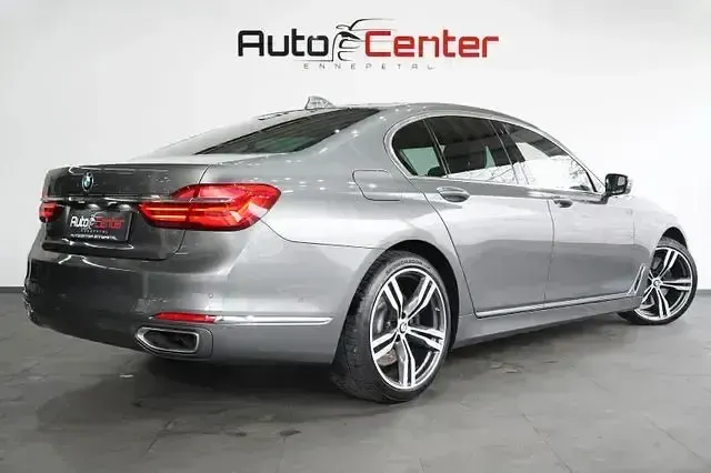 Gebraucht BMW 750 Performance 449 PS (330 kW) 2016 Magellangrau Limousine