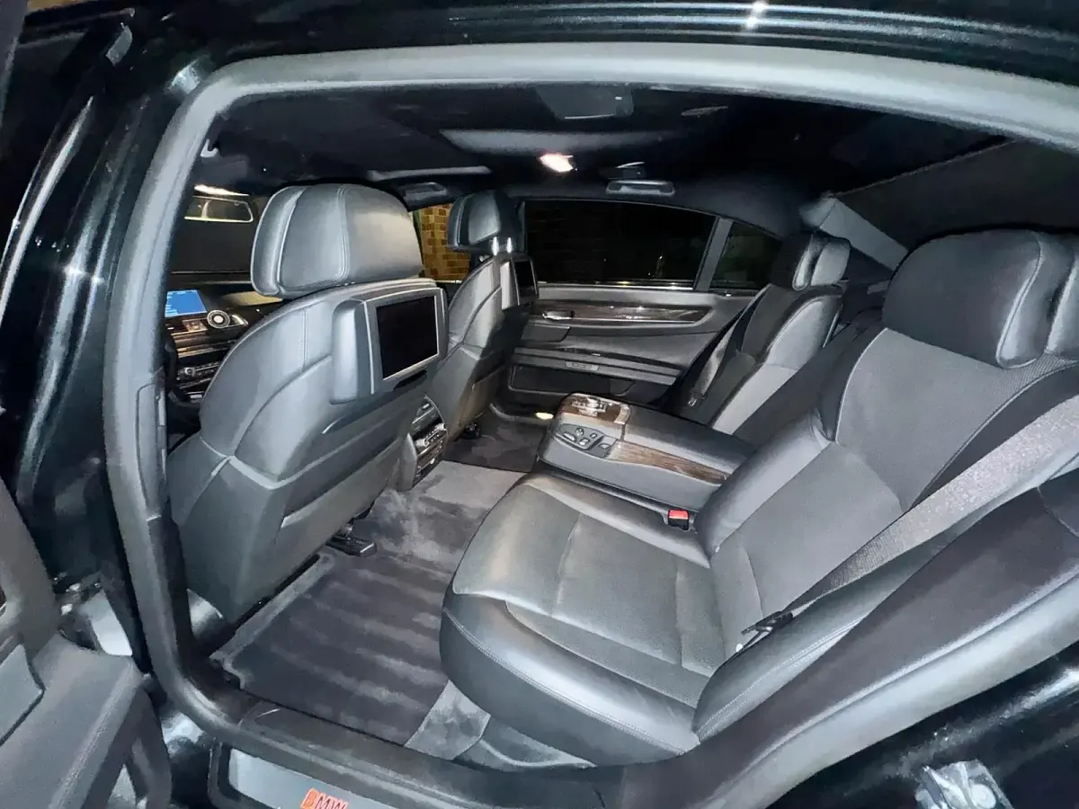 Gebraucht BMW 750L 408 PS (300 kW) 2009 Schwarz Limousine