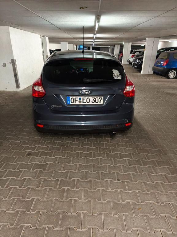 Gebraucht Ford Focus Trend 150 PS (110 kW) 2011 Andere farben Limousine