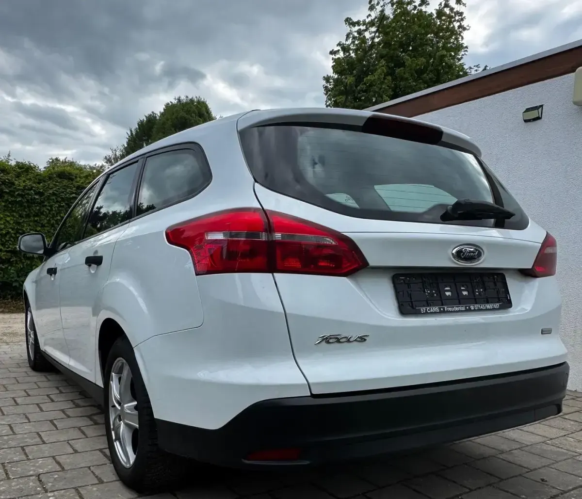 Gebraucht Ford Focus Business Edition 101 PS (74 kW) 2016 Weiß Kombi