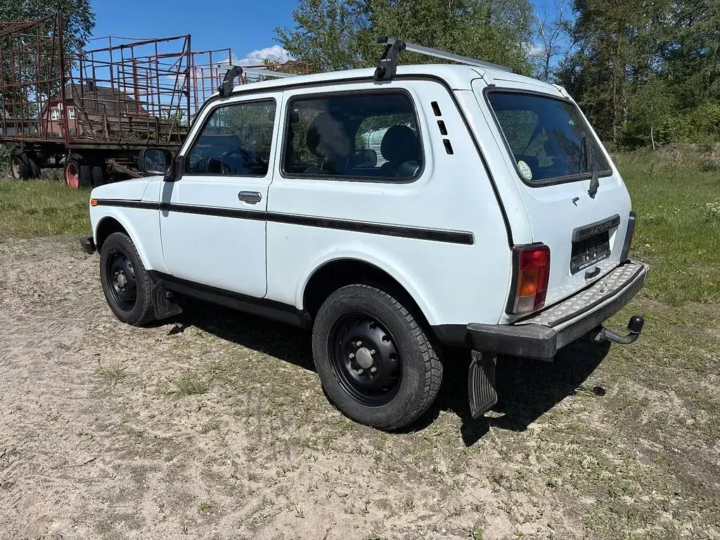 Gebraucht Lada niva 83 PS (61 kW) 2014 Weiß SUV