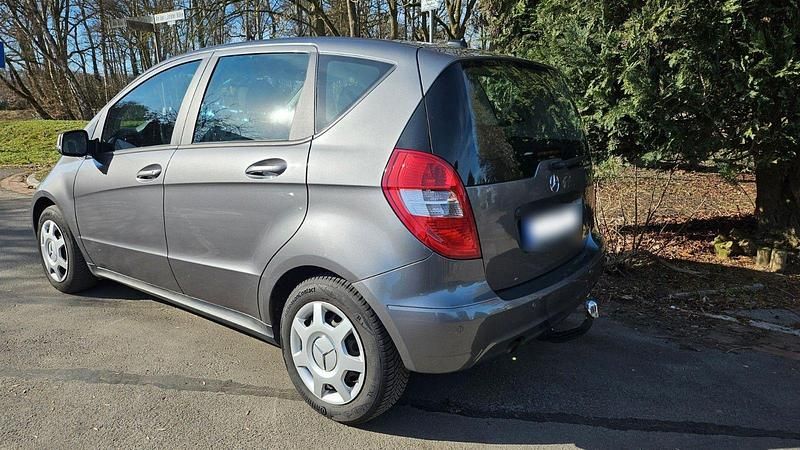 Gebraucht Mercedes A180 116 PS (85 kW) 2010 Grau Van / Kleinbus