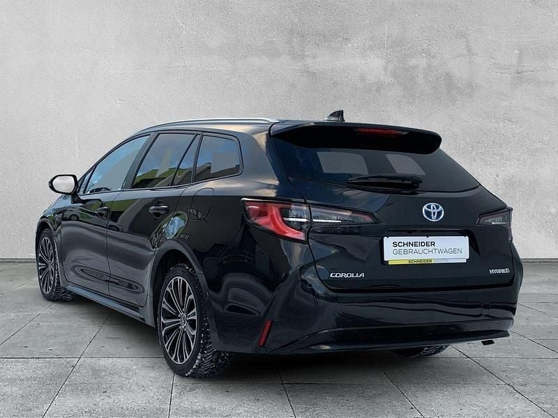 Gebraucht Toyota Corolla Team 122 PS (89 kW) 2021 Schwarz Kombi