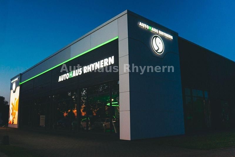 Schwarz Gebraucht 2022 Skoda Superb LAURIN & KLEMENT Kombi | 23.380 € (Teuer) - Bild 1/3