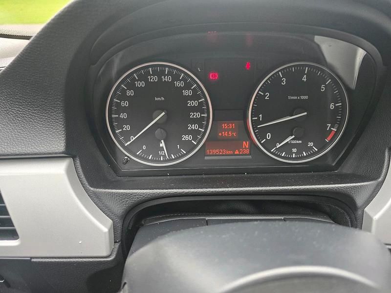 Andere farben Gebraucht 2009 BMW 320 Limousine | 10.500 € (Teuer) - Bild 1/4