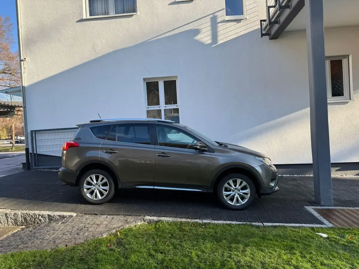Gebraucht Toyota RAV4 150 PS (110 kW) 2014 Grau SUV