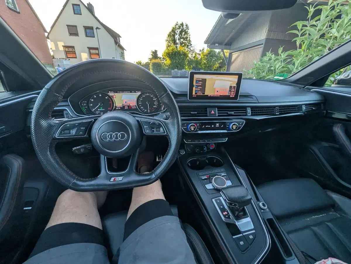 Gebraucht Audi A4 Sport 170 PS (125 kW) 2018 Schwarz Kombi