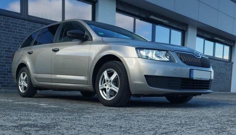 Gebraucht Skoda Octavia 104 PS (76 kW) 2014 Silber Kleinwagen