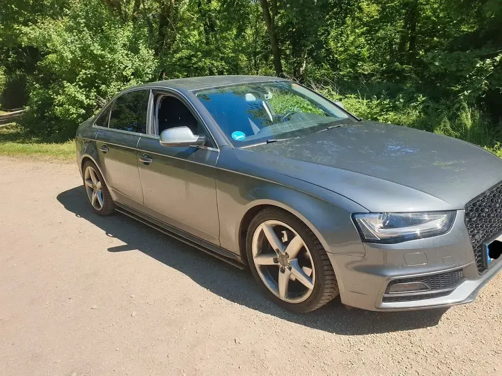 Gebraucht Audi A4 Sport 150 PS (110 kW) 2015 Grau Limousine