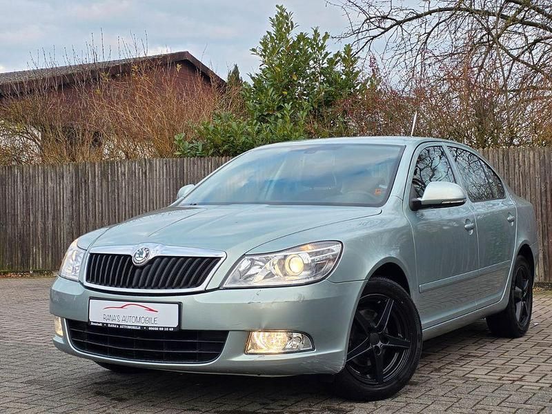 Grün Gebraucht 2010 Skoda Octavia Elegance Limousine | 6.600 € (Guter Preis) - Bild 1/4