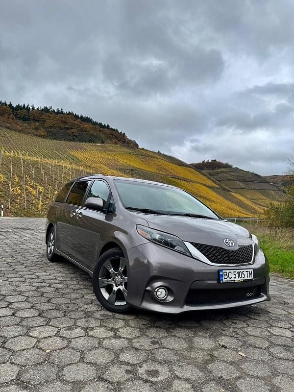 Gebraucht 2015 Toyota Sienna Van / Kleinbus | 14.700 € - Bild 1/4