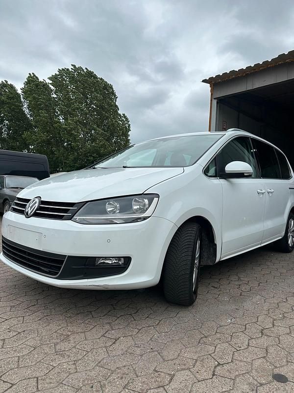 Weiß Gebraucht 2016 VW Sharan Van / Kleinbus | 13.999 € (Superpreis) - Bild 1/4