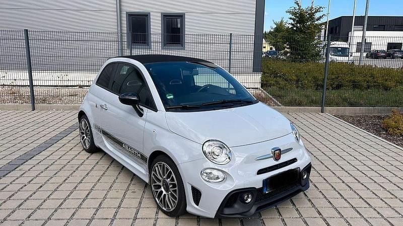 Grau Gebraucht 2022 Abarth 500C Cabrio | 16.800 € (Guter Preis) - Bild 1/4