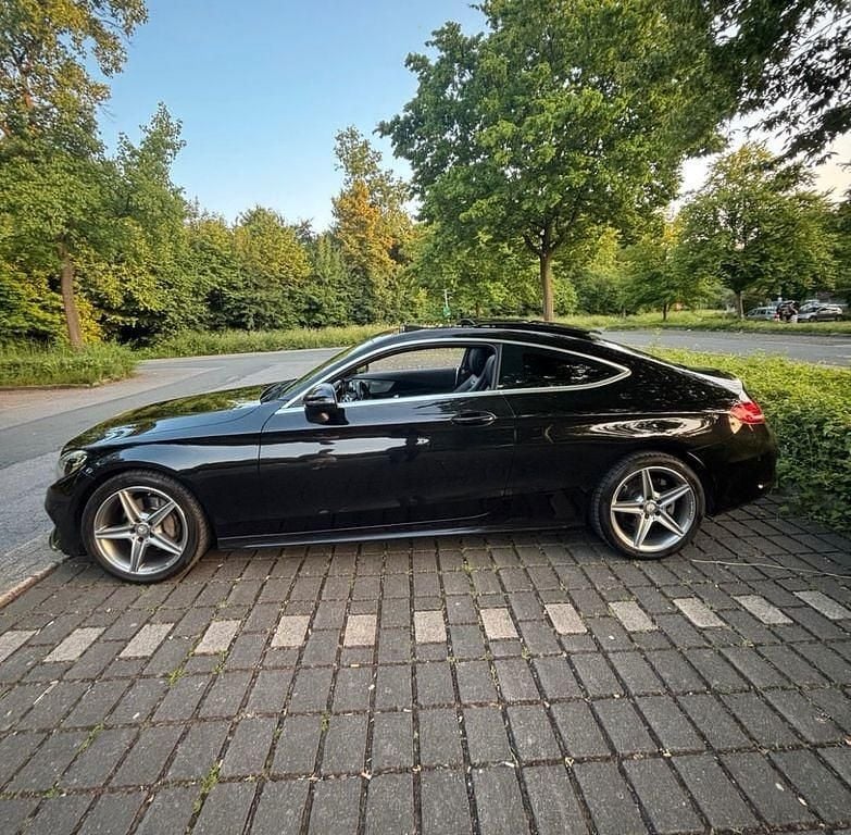 Schwarz Gebraucht 2016 Mercedes C180 Edition 1 Coupé | 22.000 € (Fairer Preis) - Bild 1/4