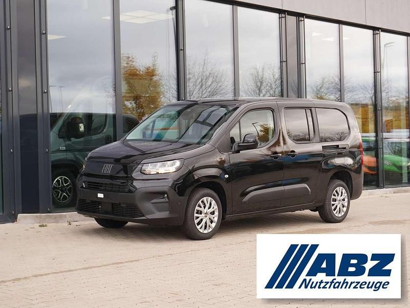 Neu Fiat Doblò 131 PS (96 kW) 2025 Schwarz Van / Kleinbus