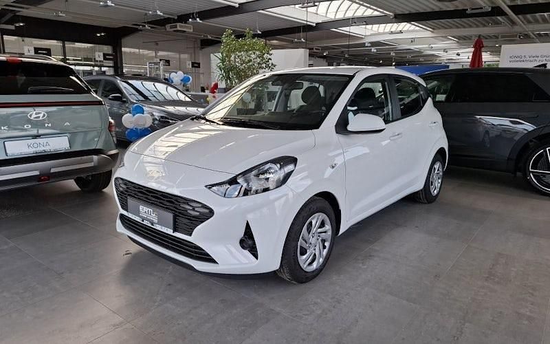 Gebraucht Hyundai i10 Select 63 PS (46 kW) 2024 Weiß Kleinwagen