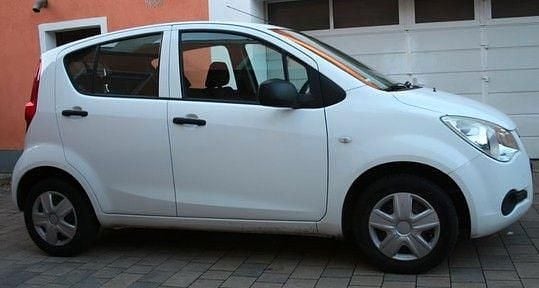 Gebraucht Opel Agila 65 PS (47 kW) 2010 Weiß Limousine