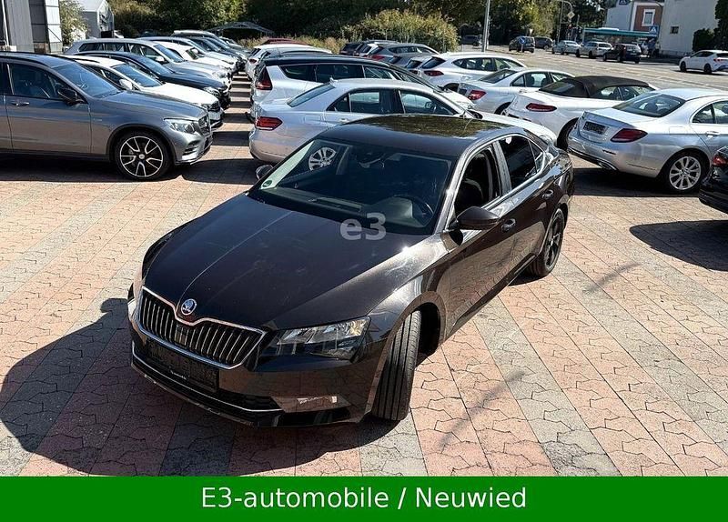 Braun Gebraucht 2016 Skoda Superb Limousine | 18.500 € (Fairer Preis) - Bild 1/4