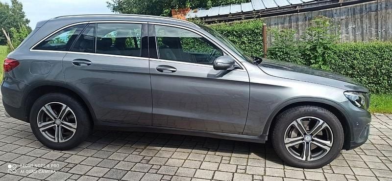 Grau Gebraucht 2016 Mercedes GLC250 SUV | 24.800 € (Guter Preis) - Bild 1/4