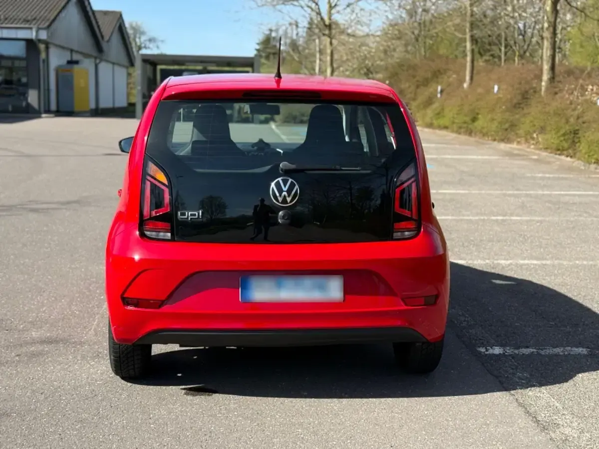 Usado VW up! 65 HP (47 kW) 2020 Vermelho Citadino